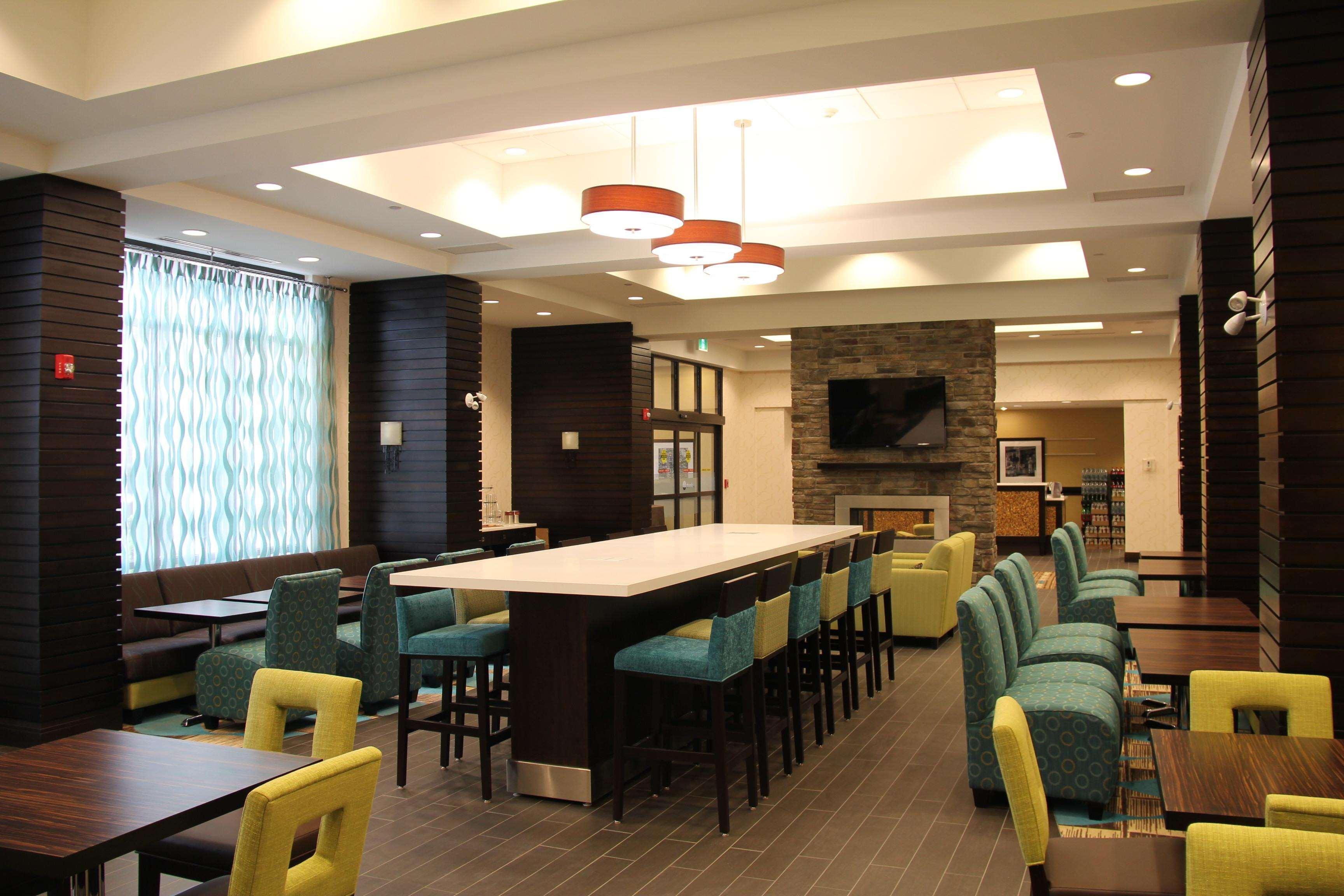 Hampton Inn By Hilton Winnipeg Exterior foto